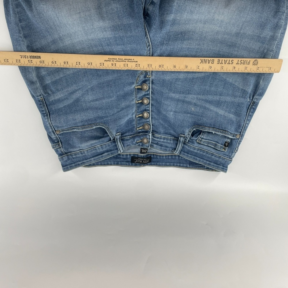 Judy Blue  Cuffed Denim Shorts Medium Wash 2XL Plus Size Distressed - Picture 6 of 13